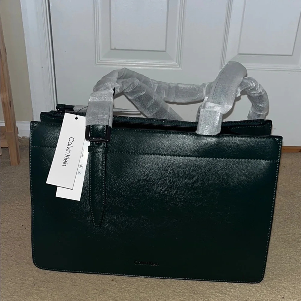 Calvin Klein Forest Green Bag - Picture 2 of 5
